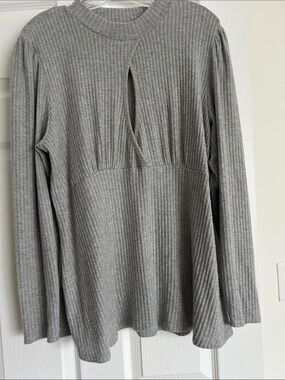 Women's Grey Ribbed Long-Sleeve Top with Front Keyhole
